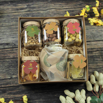 Hộp quà tết thực phẩm cao cấp HL21 Hộp quà tết thực phẩm cao cấp HL21